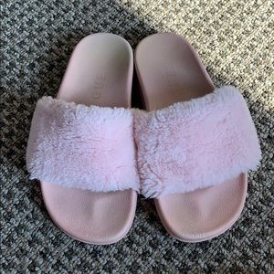 Guess Fluffy Slippers